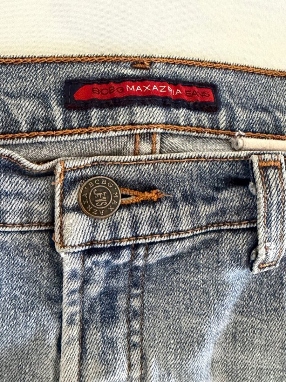 BCBG MAXAZRIA Low Rise Light Stone Washed Denim Jeans - Picture 6 of 8